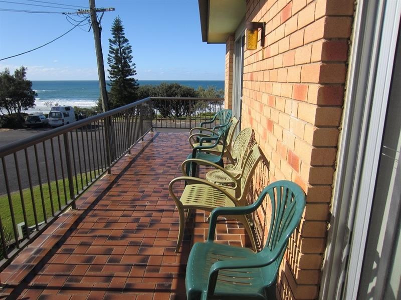2/5 Pacific Pde, Yamba NSW 2464