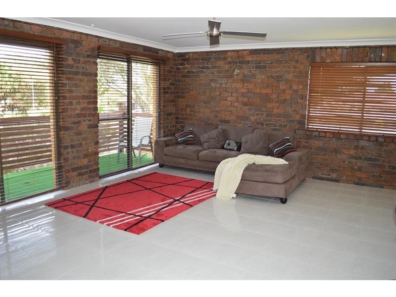 11 Waratah Ave, Yamba NSW 2464