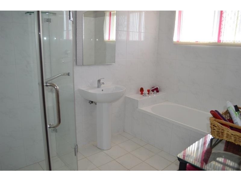 11 Waratah Ave, Yamba NSW 2464