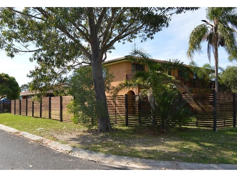 11 Waratah Ave, Yamba NSW 2464