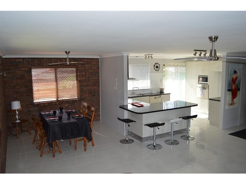 11 Waratah Ave, Yamba NSW 2464