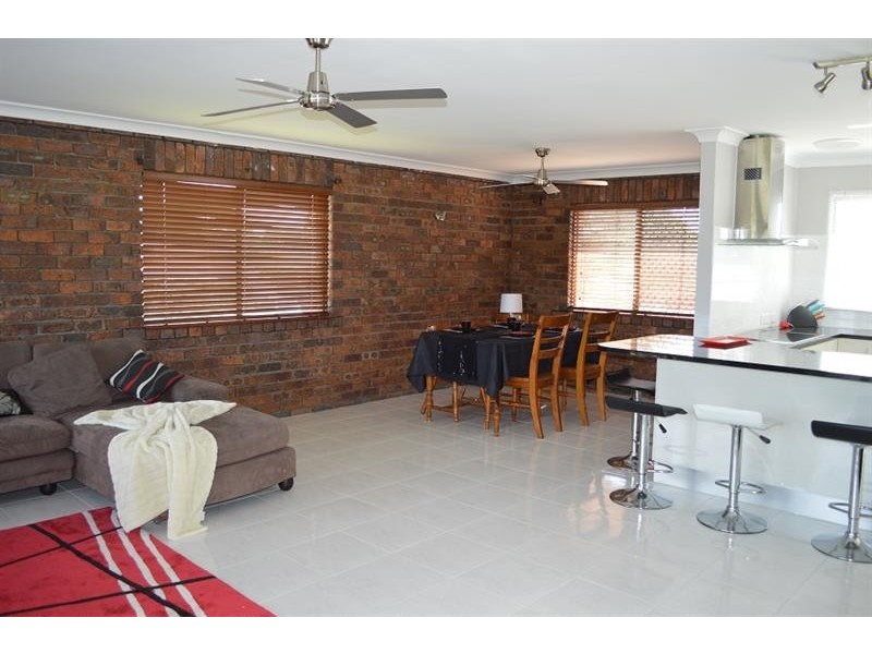 11 Waratah Ave, Yamba NSW 2464