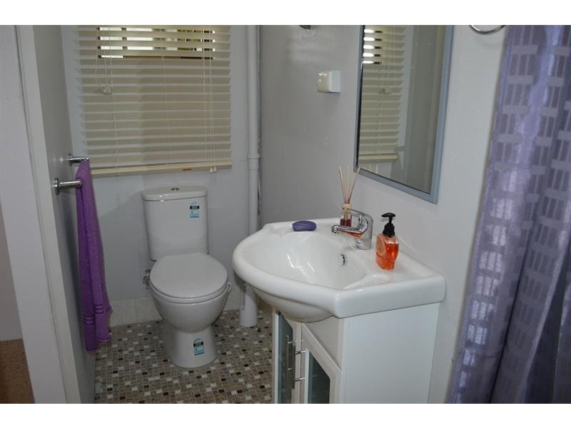 11 Waratah Ave, Yamba NSW 2464