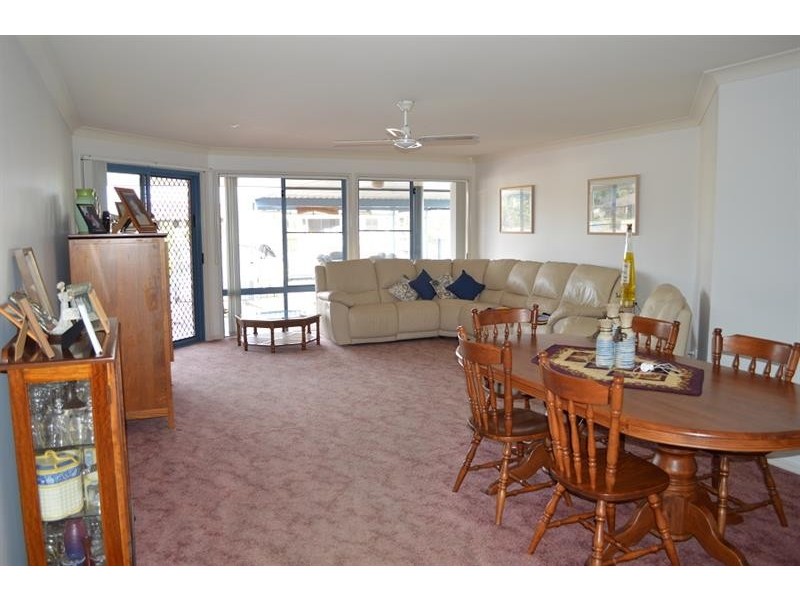 9 Barellan Ave, Yamba NSW 2464
