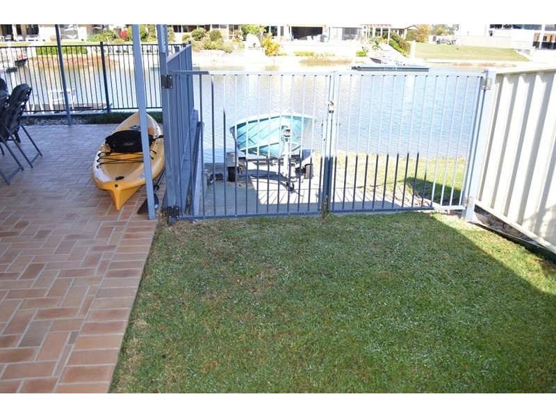 9 Barellan Ave, Yamba NSW 2464