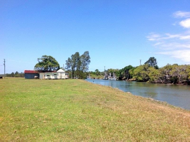 718 North Bank Rd, Palmers Island NSW 2463