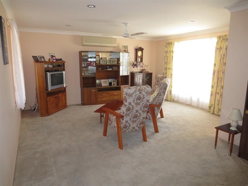 2 Heron Ct, Yamba NSW 2464