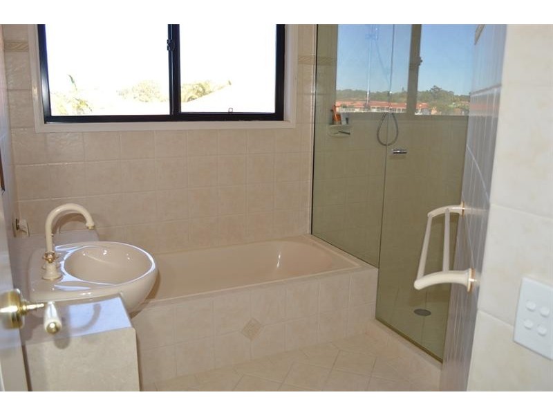 12 Edgewater Cl, Yamba NSW 2464