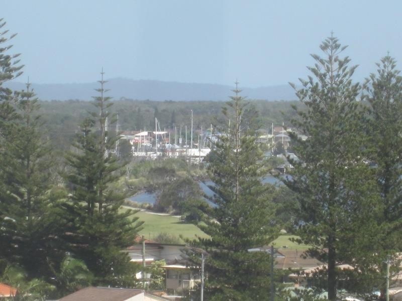 2/8 Convent Lane, Yamba NSW 2464