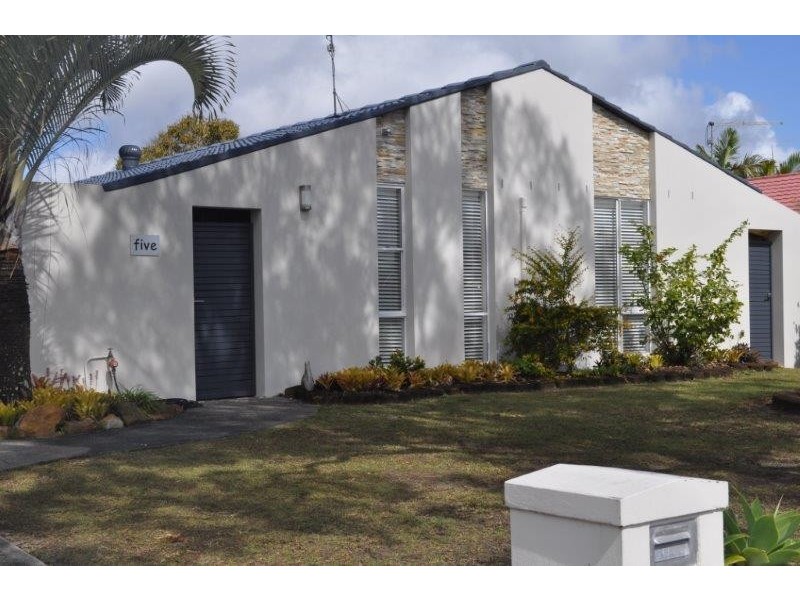 5 Grevillea Ave, Yamba NSW 2464