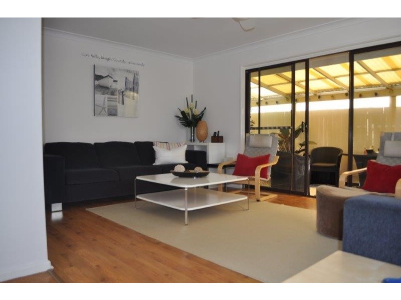 5 Grevillea Ave, Yamba NSW 2464