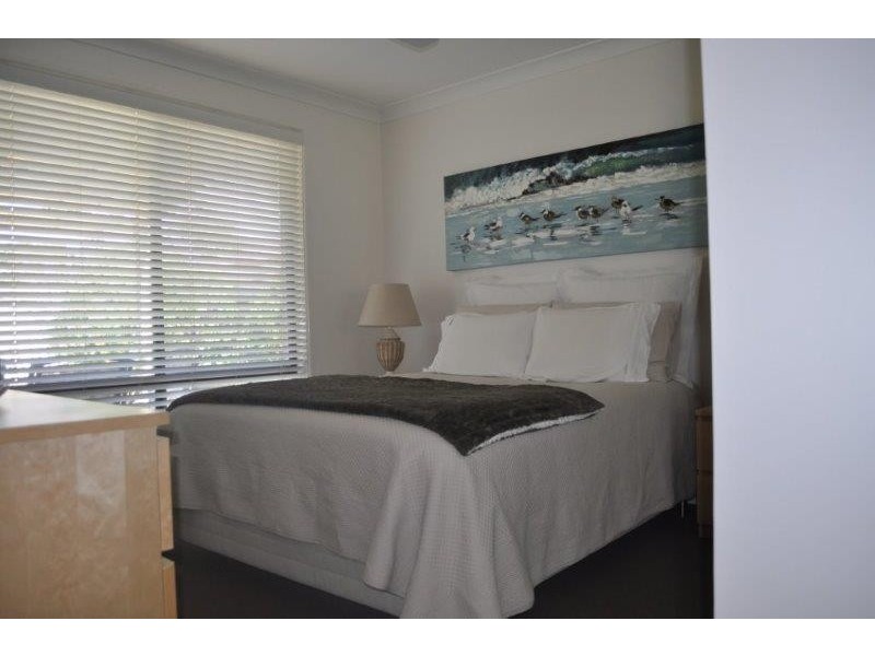 5 Grevillea Ave, Yamba NSW 2464