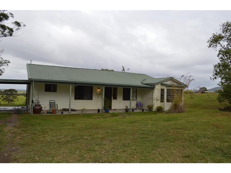 35 Old Woombah Rd, Woombah NSW 2469