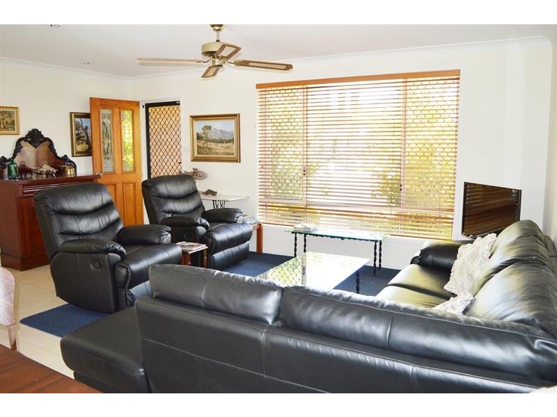 10 Osprey Dr, Yamba NSW 2464