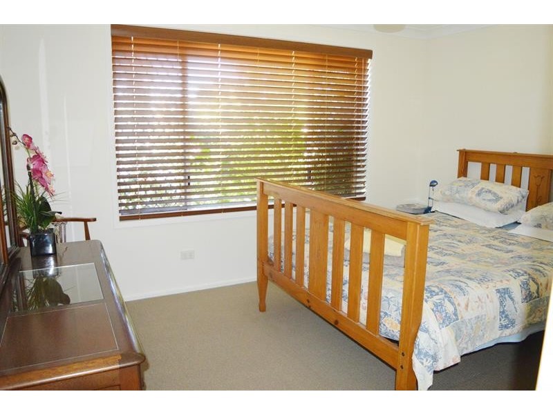 10 Osprey Dr, Yamba NSW 2464