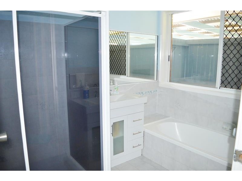 10 Osprey Dr, Yamba NSW 2464