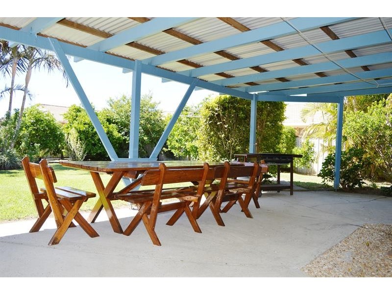 10 Osprey Dr, Yamba NSW 2464