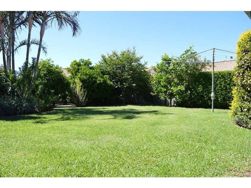 10 Osprey Dr, Yamba NSW 2464