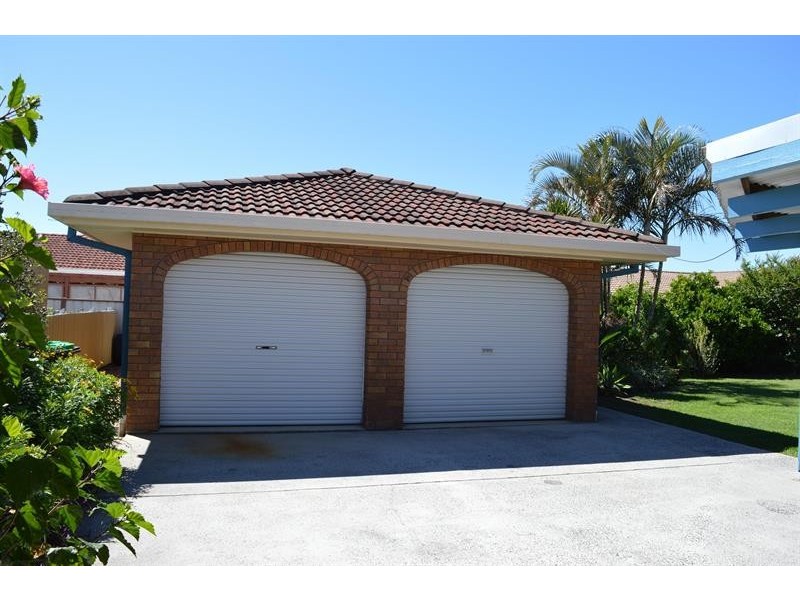 10 Osprey Dr, Yamba NSW 2464