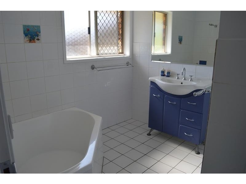 4 Osprey Dr, Yamba NSW 2464