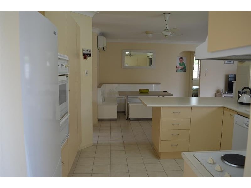 25 Admiralty Ct, Yamba NSW 2464