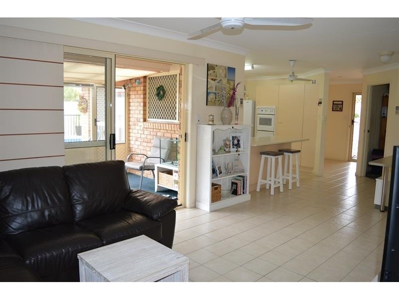 25 Admiralty Ct, Yamba NSW 2464