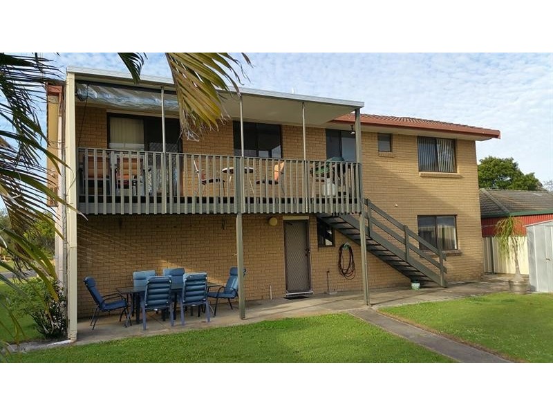 1 Westringia Pl, Yamba NSW 2464