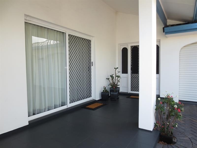13 Osprey Dr, Yamba NSW 2464
