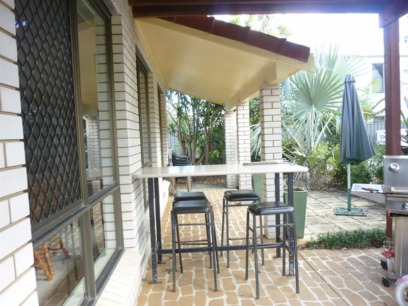 6 Bent St, Yamba NSW 2464