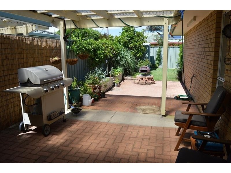 2/12 Gumnut Rd, Yamba NSW 2464
