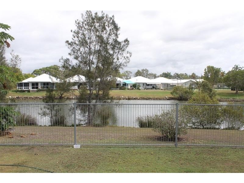 5 Newport Island Cct, Yamba NSW 2464