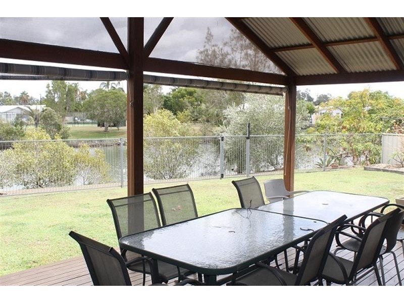 5 Newport Island Cct, Yamba NSW 2464