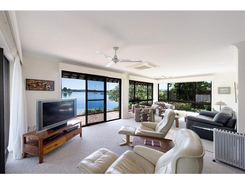 32 Westringia Pl, Yamba NSW 2464