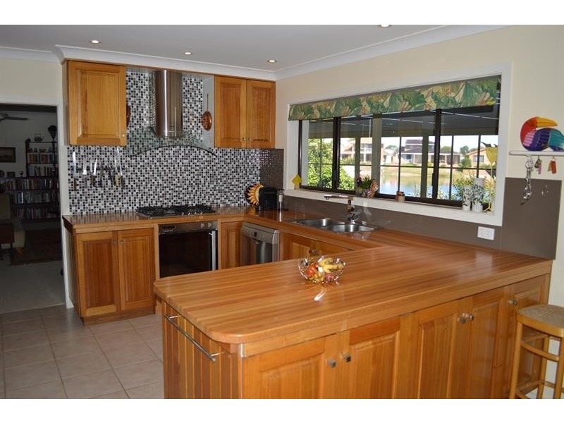 32 Westringia Pl, Yamba NSW 2464