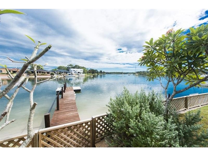 32 Westringia Pl, Yamba NSW 2464