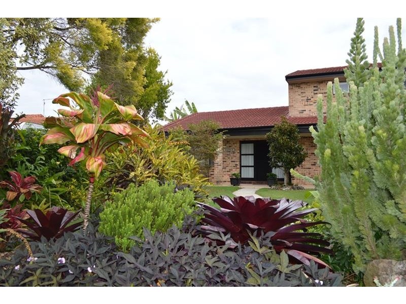 32 Westringia Pl, Yamba NSW 2464