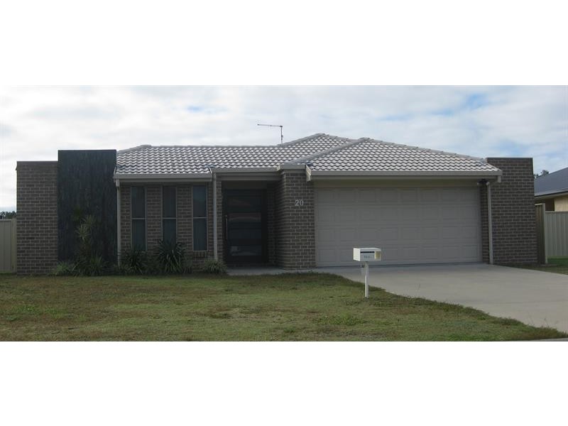 20 William Ave, Yamba NSW 2464