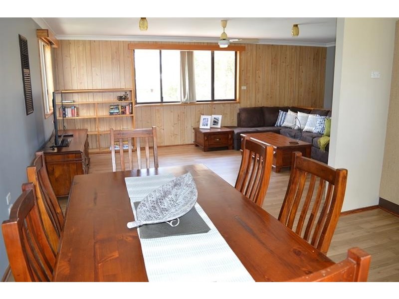 1 Westringia  Pl, Yamba NSW 2464