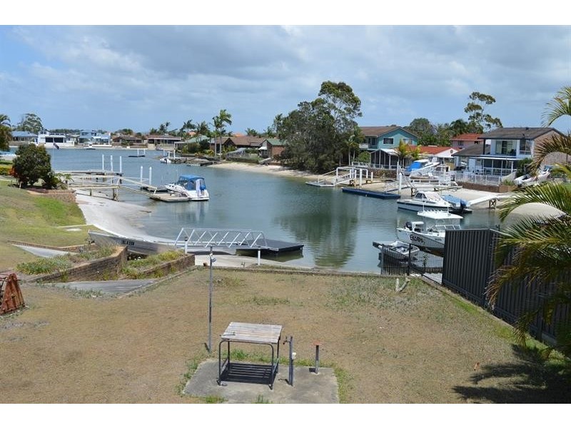 1 Westringia  Pl, Yamba NSW 2464