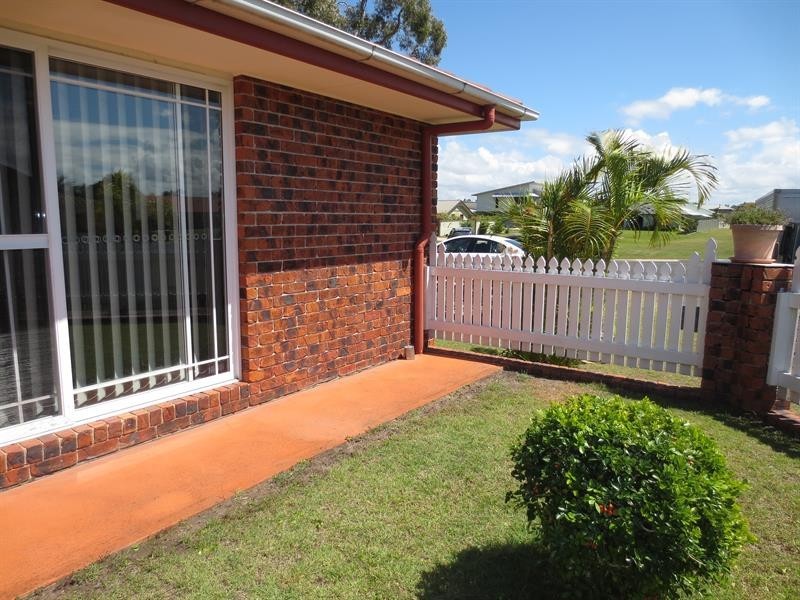 2/9 Freeburn St, Yamba NSW 2464