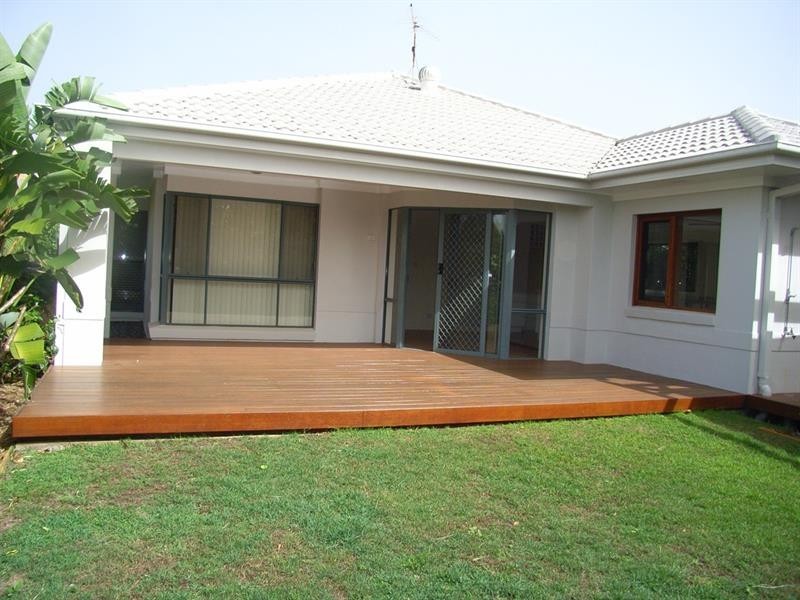 13 Beachside Way, Yamba NSW 2464