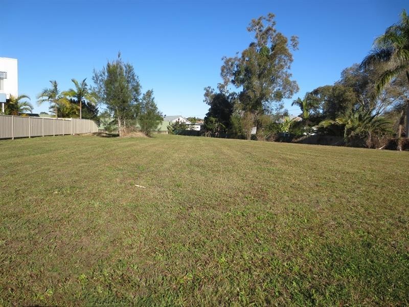 36 Park Ave, Yamba NSW 2464