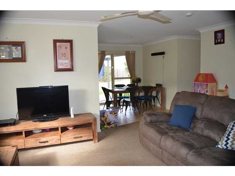 7 Plover Cl, Yamba NSW 2464