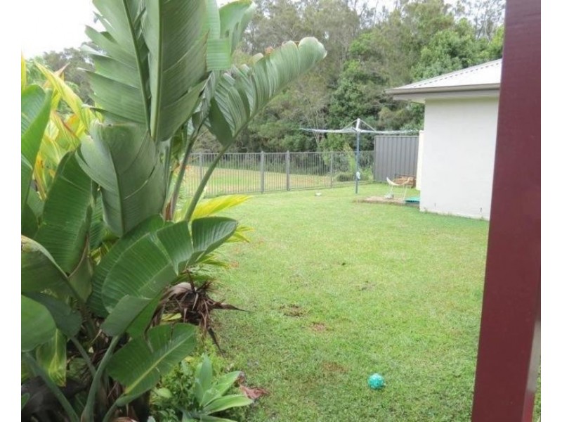 8 Buccaneers Ct, Yamba NSW 2464