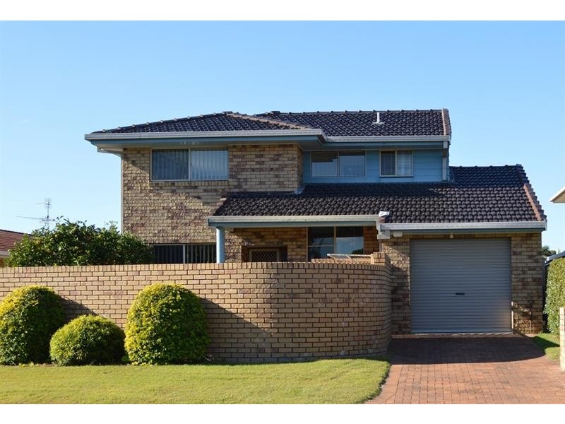 2/40 Acacia Cct, Yamba NSW 2464