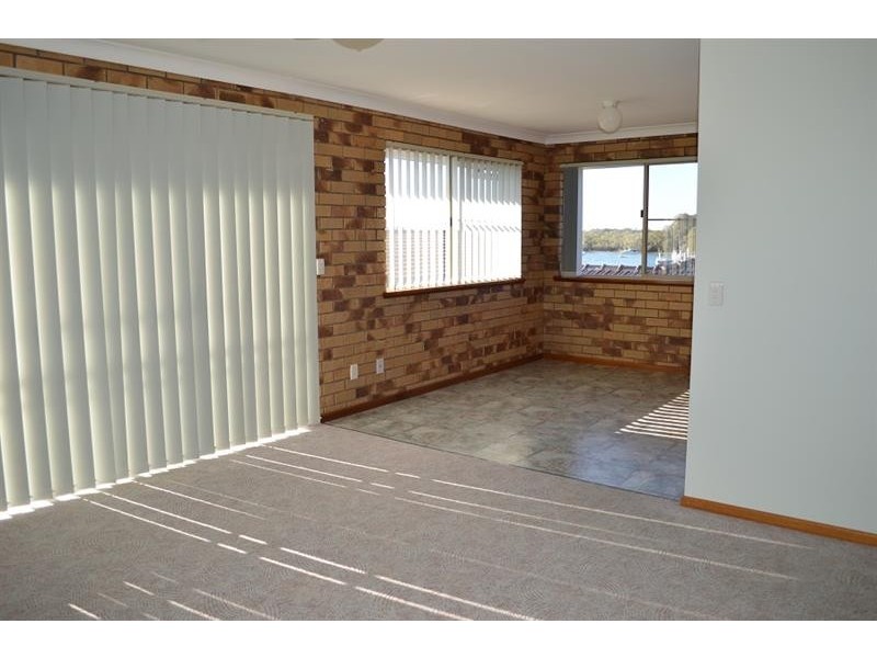 2/40 Acacia Cct, Yamba NSW 2464