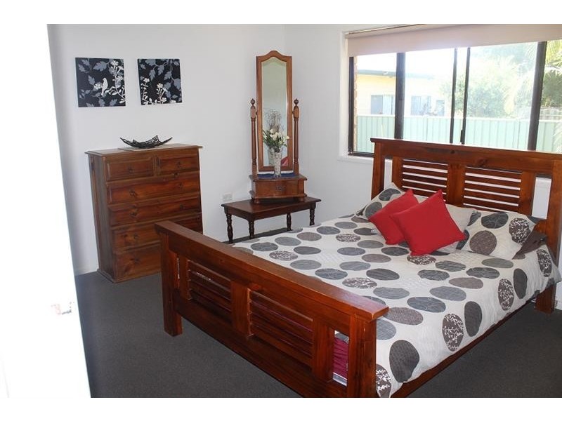 147 Yamba Rd, Yamba NSW 2464