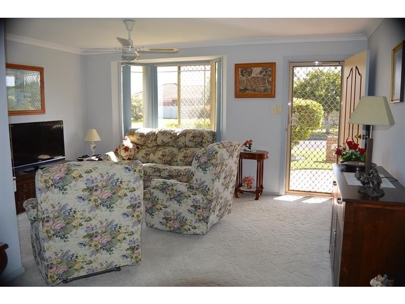 33 Lady Nelson Pl, Yamba NSW 2464