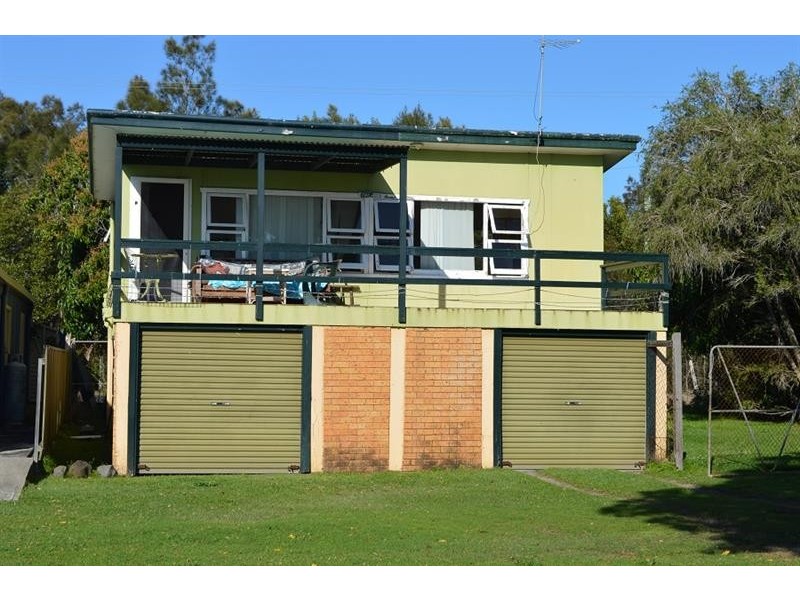 9 Oyster Channel Rd, Yamba NSW 2464