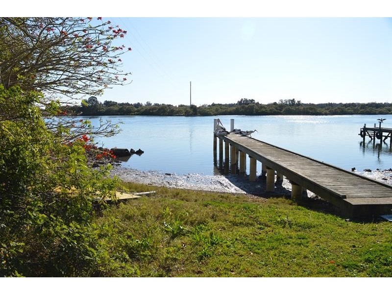 9 Oyster Channel Rd, Yamba NSW 2464